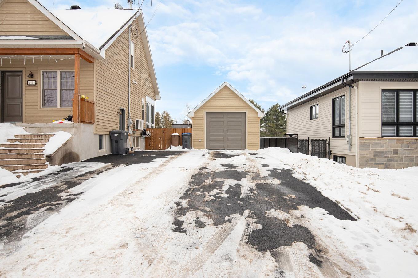 Garage - 2-191 25E Rue O., Venise-En-Québec, QC - Outdoor