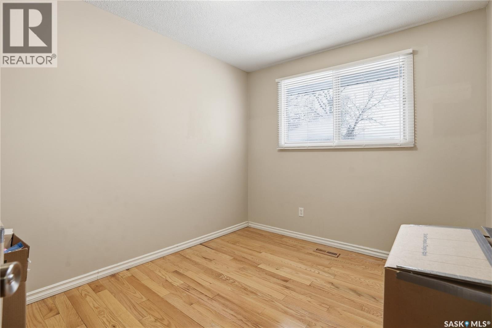 46 Lyons Street, Regina, SK - Indoor Photo Showing Other Room