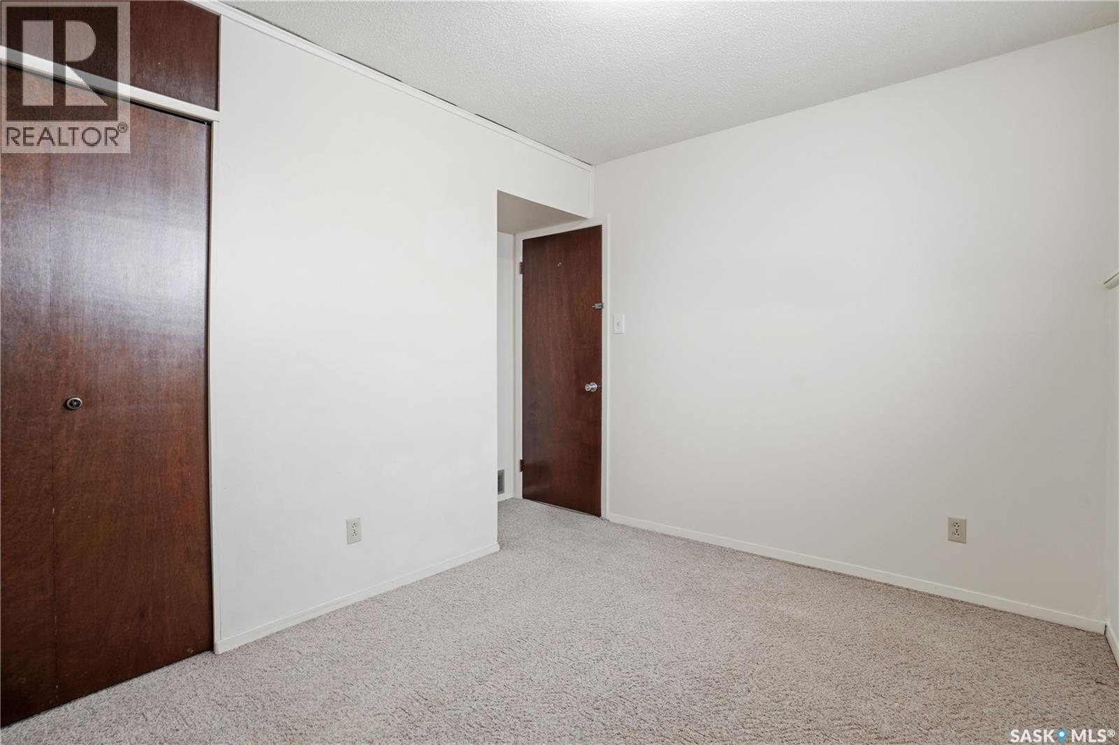 46 Lyons Street, Regina, SK - Indoor Photo Showing Other Room