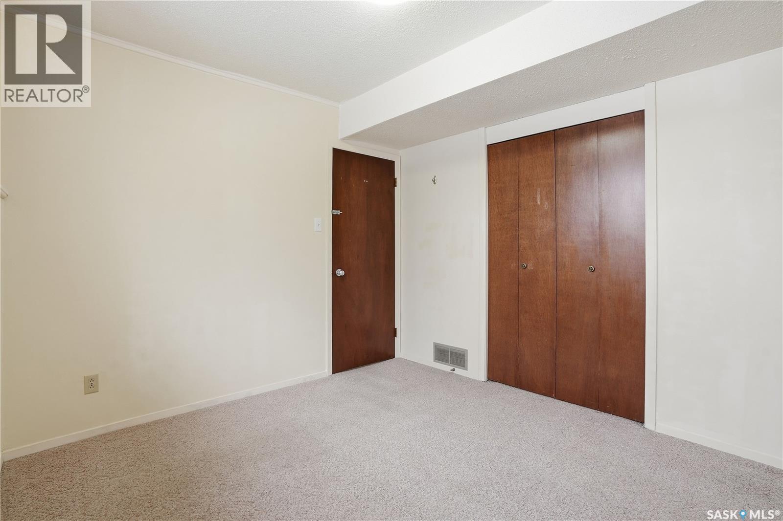 46 Lyons Street, Regina, SK - Indoor Photo Showing Other Room