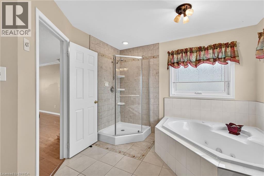 223 Glenvalley Drive, Cambridge, ON - Indoor Photo Showing Bathroom