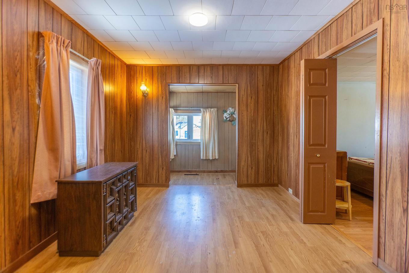 135 Pleasant Street E, Amherst, NS