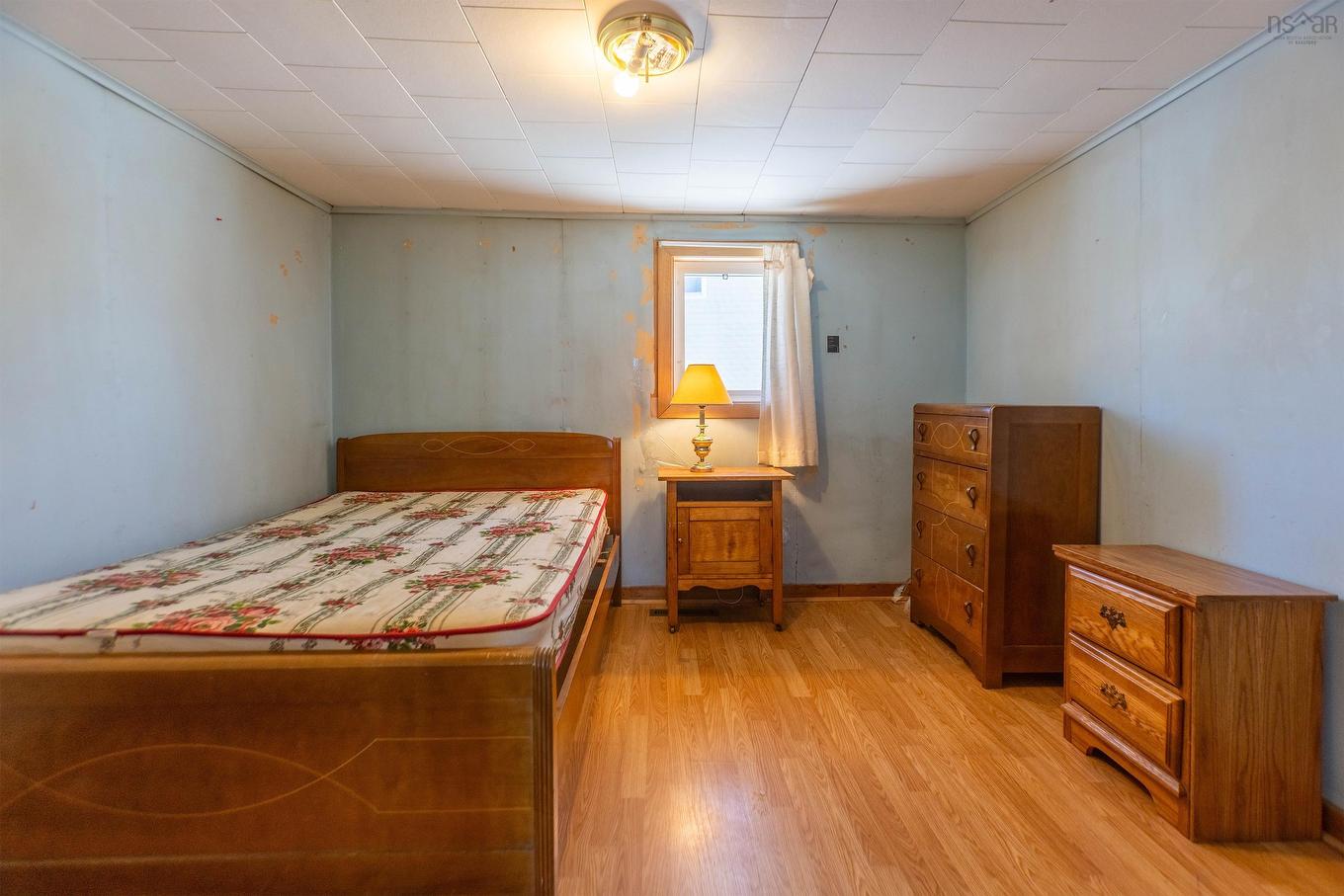 135 Pleasant Street E, Amherst, NS