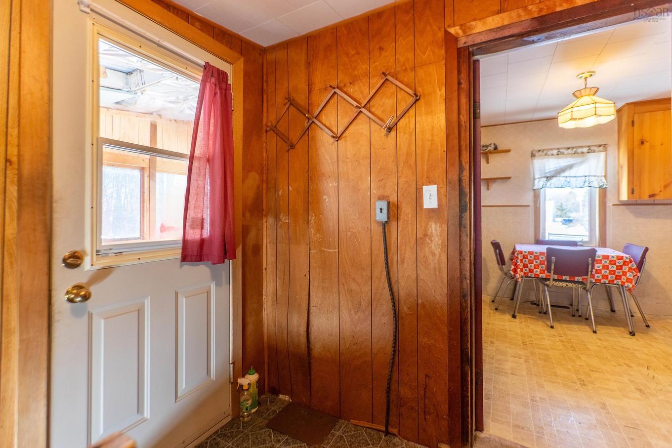 135 Pleasant Street E, Amherst, NS