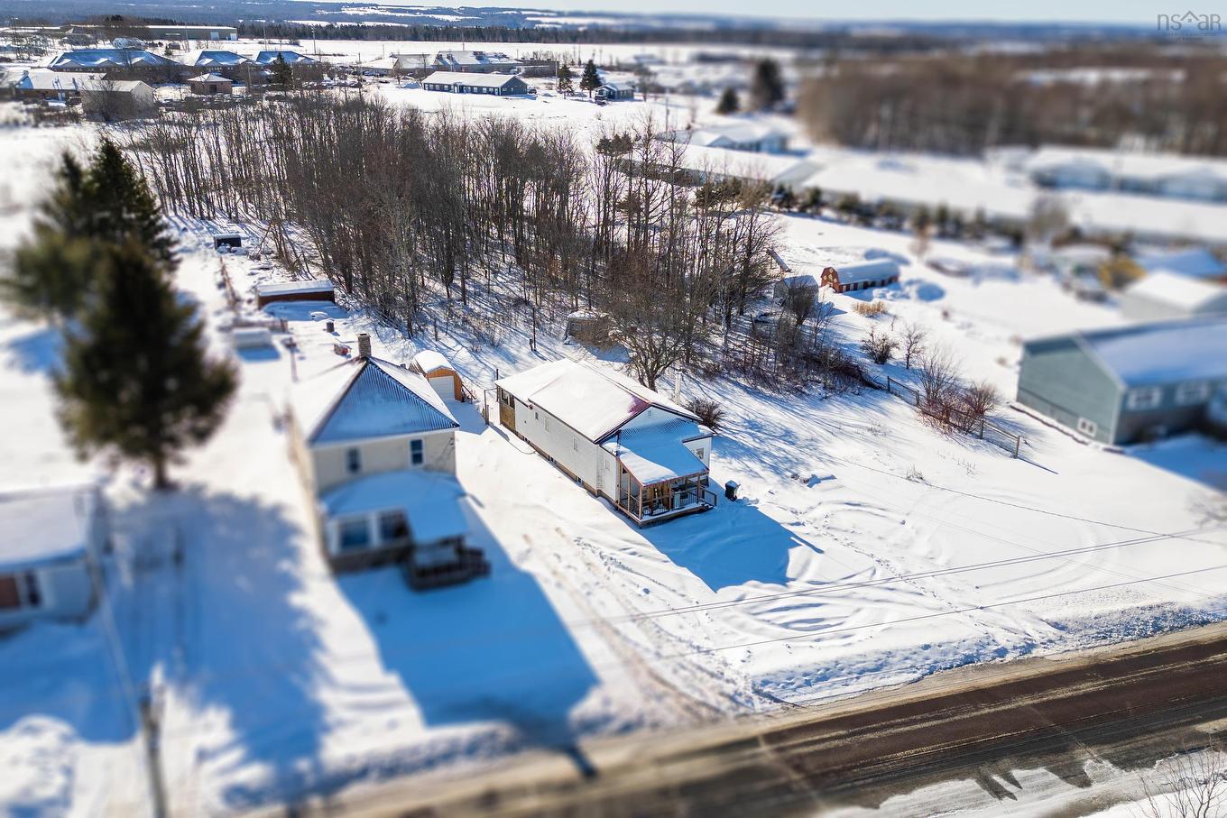 135 Pleasant Street E, Amherst, NS