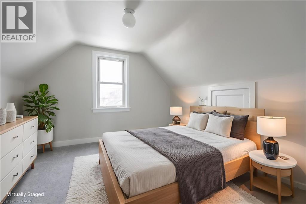 156 Adeline Avenue, Hamilton, ON - Indoor Photo Showing Bedroom