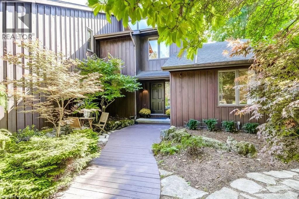 9 Foresthill Crescent, Fonthill, ON - Outdoor With Deck Patio Veranda