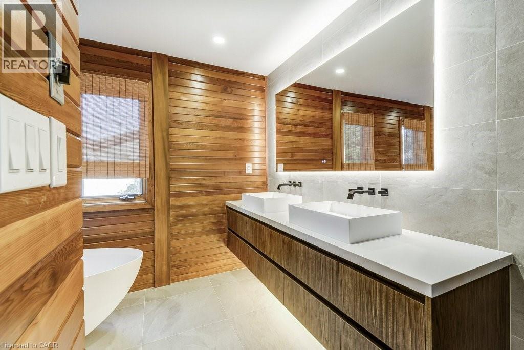 9 Foresthill Crescent, Fonthill, ON - Indoor Photo Showing Bathroom