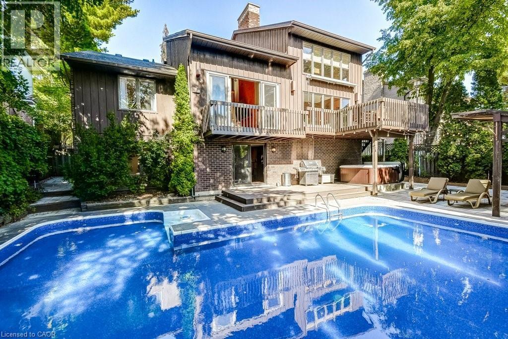 9 Foresthill Crescent, Fonthill, ON - Outdoor With In Ground Pool With Deck Patio Veranda With Backyard