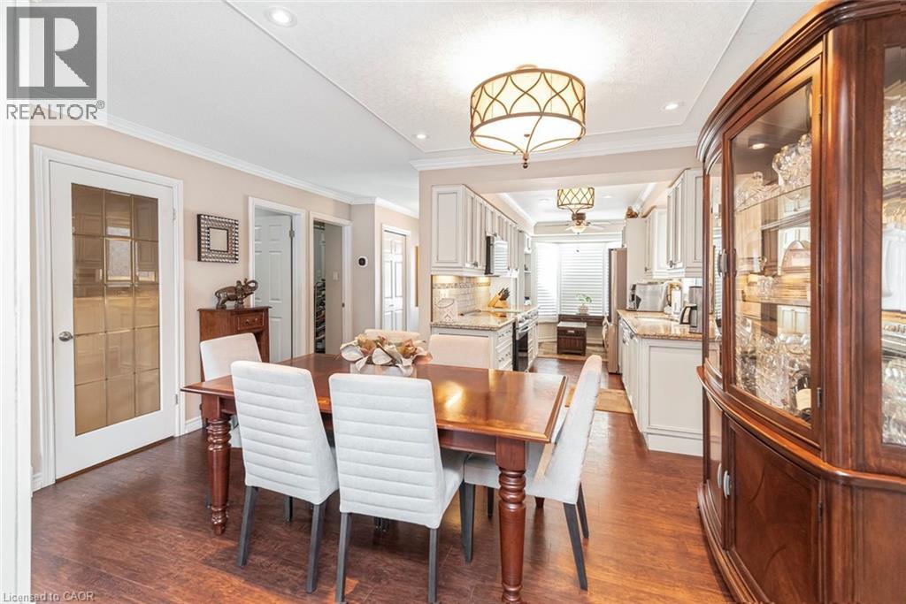 27 Beaverton Drive, Hamilton, ON - Indoor Photo Showing Dining Room