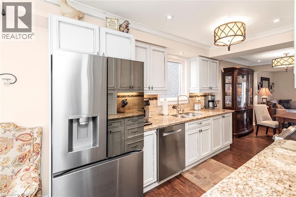 27 Beaverton Drive, Hamilton, ON - Indoor Photo Showing Kitchen With Double Sink With Upgraded Kitchen