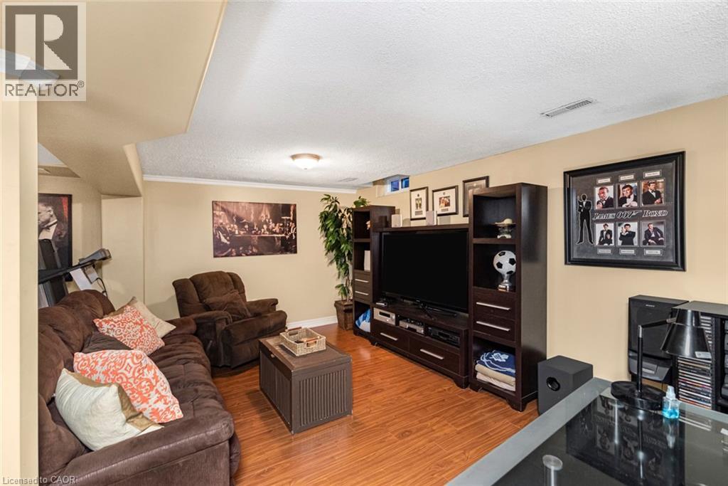 27 Beaverton Drive, Hamilton, ON - Indoor Photo Showing Other Room