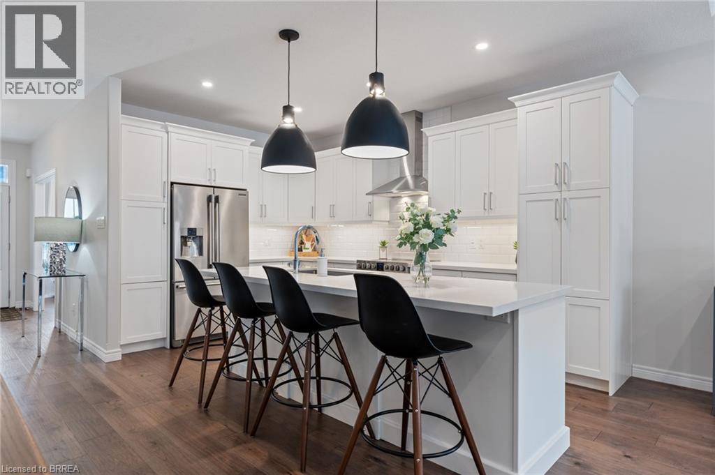 2 Masters Lane, Paris, ON - Indoor