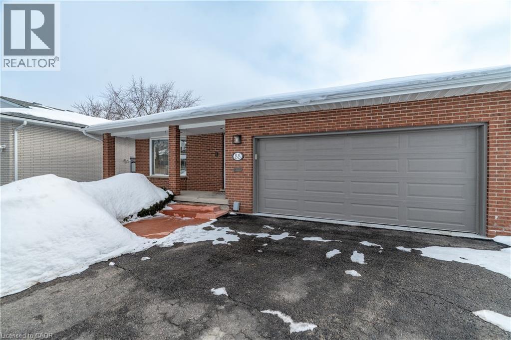 88 Old Forest Crescent, Kitchener, ON - Outdoor