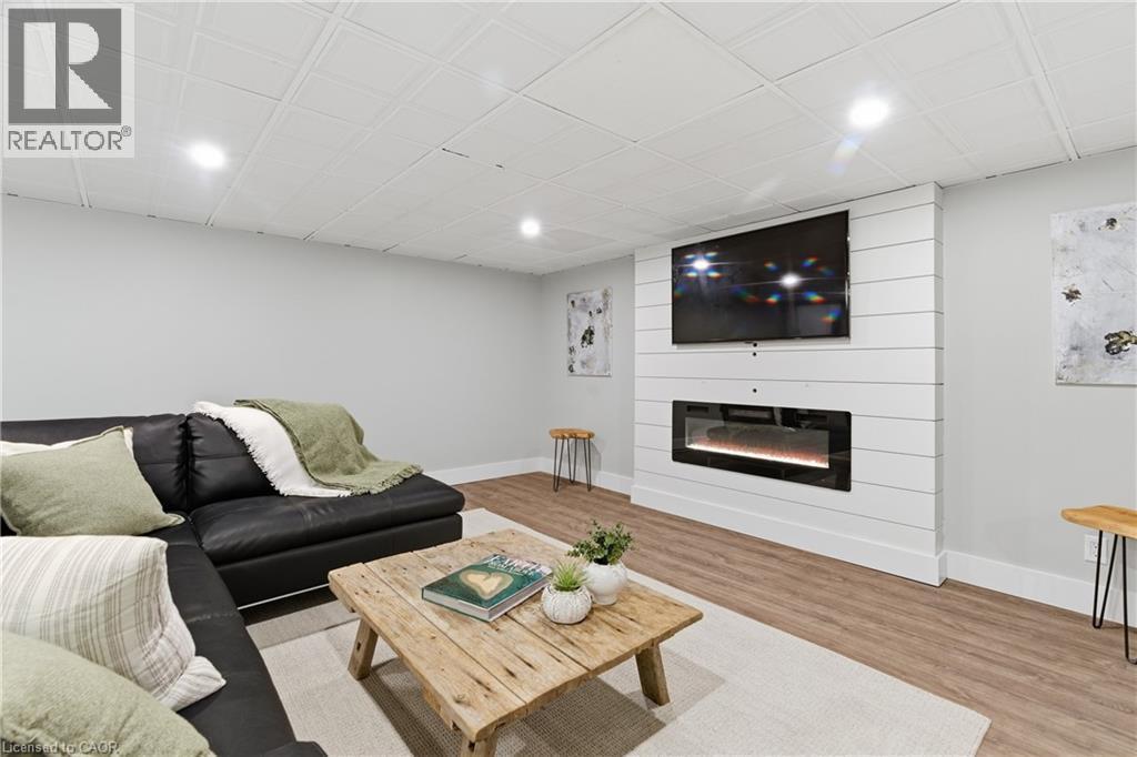 88 Old Forest Crescent, Kitchener, ON - Indoor Photo Showing Living Room With Fireplace