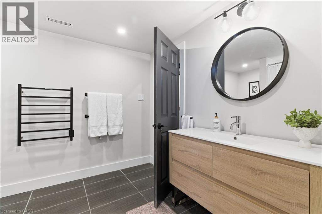 88 Old Forest Crescent, Kitchener, ON - Indoor Photo Showing Bathroom