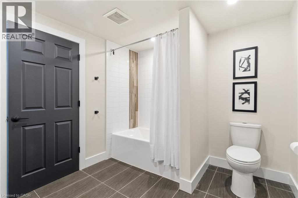 88 Old Forest Crescent, Kitchener, ON - Indoor Photo Showing Bathroom