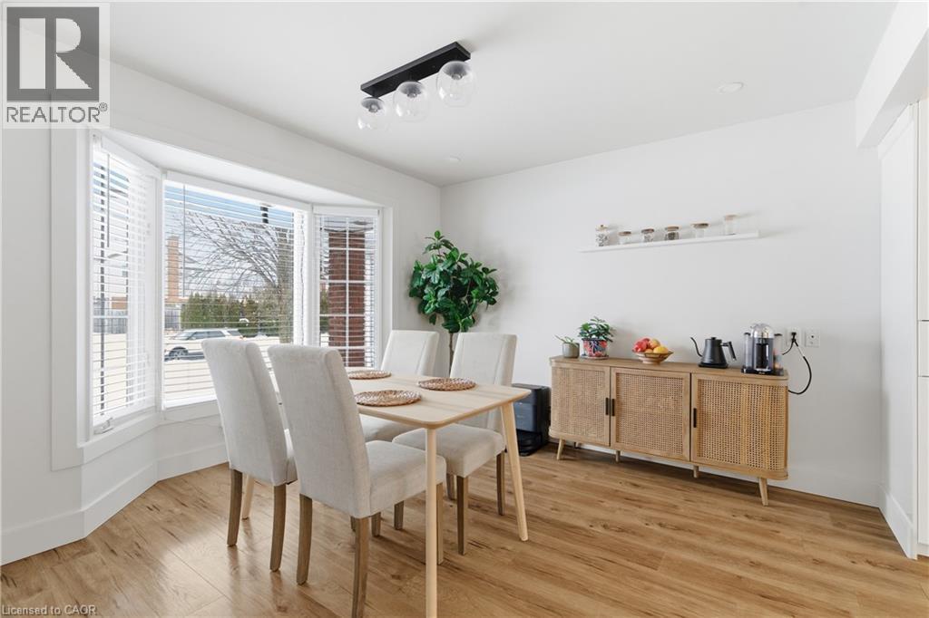 88 Old Forest Crescent, Kitchener, ON - Indoor Photo Showing Dining Room