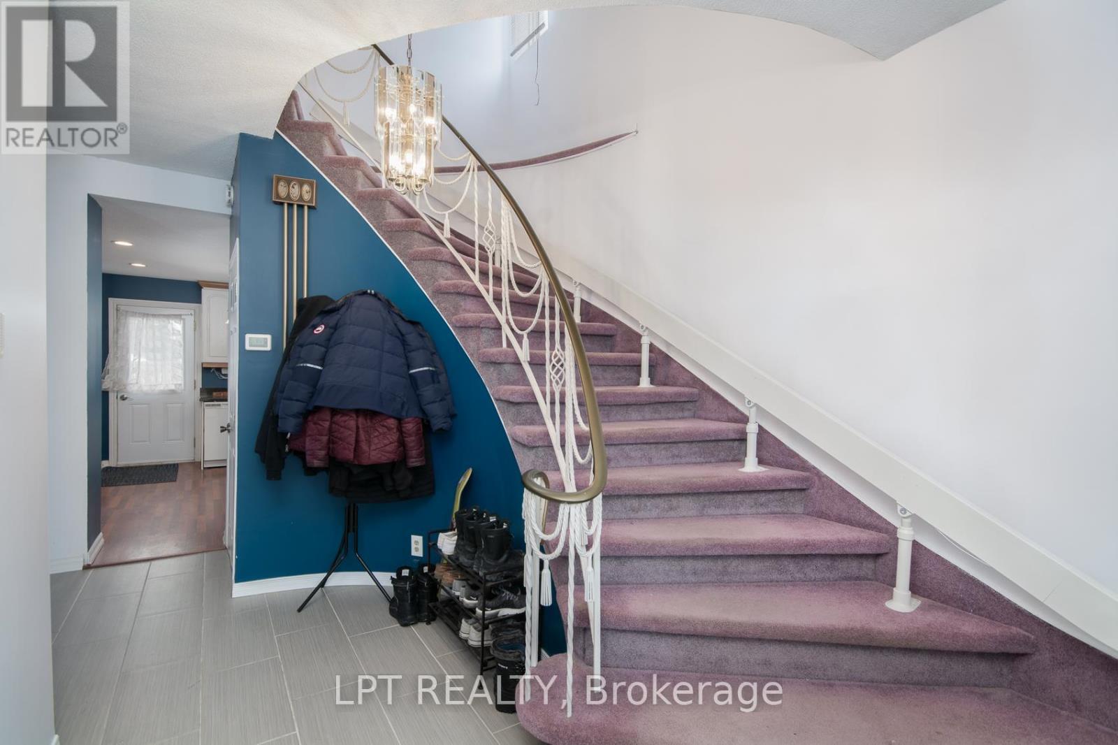 412 Montreal Road, Ottawa, ON - Indoor Photo Showing Other Room