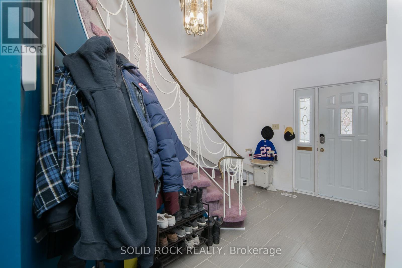 412 Montreal Road, Ottawa, ON - Indoor Photo Showing Other Room
