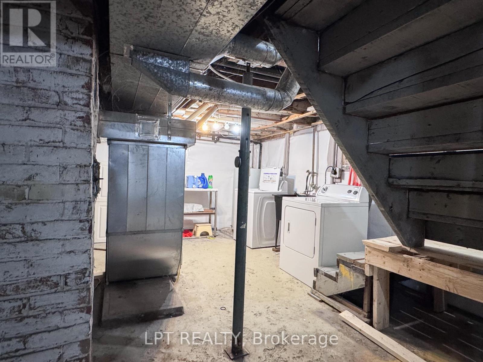 412 Montreal Road, Ottawa, ON - Indoor Photo Showing Laundry Room