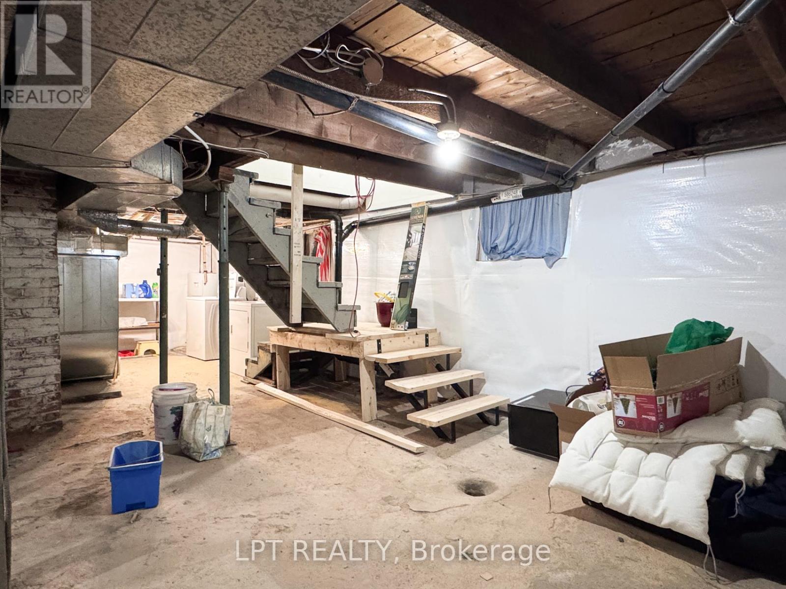412 Montreal Road, Ottawa, ON - Indoor Photo Showing Basement