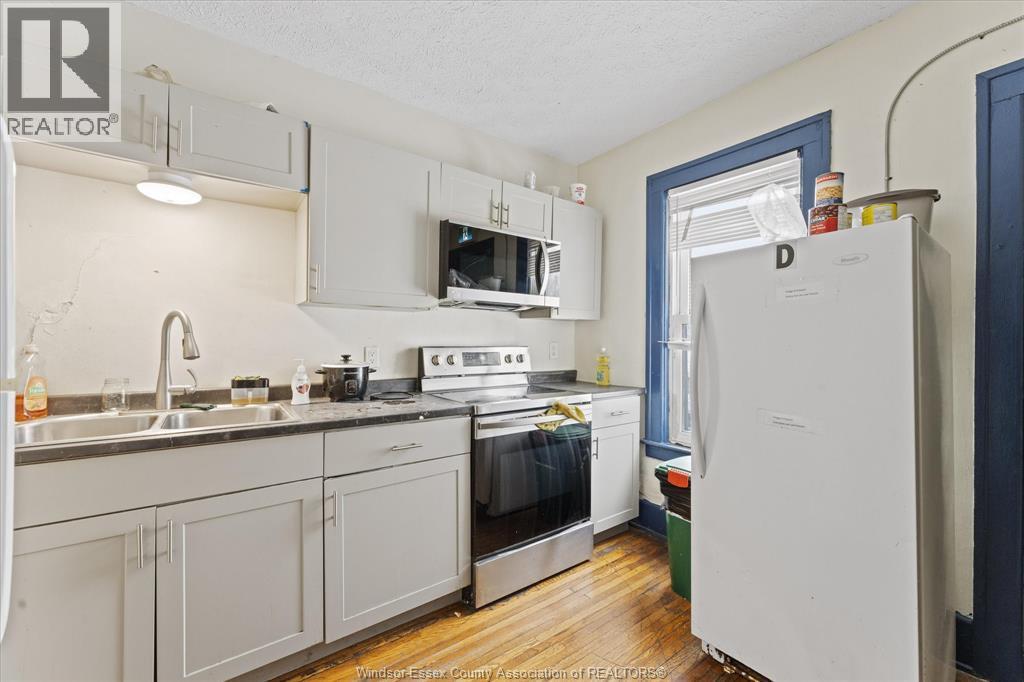 3060 Sandwich, Windsor, ON - Indoor Photo Showing Kitchen With Double Sink