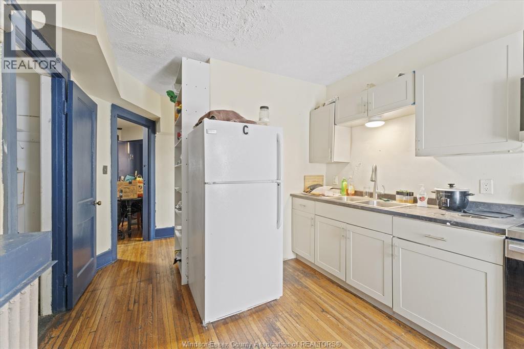 3060 Sandwich, Windsor, ON - Indoor Photo Showing Kitchen With Double Sink
