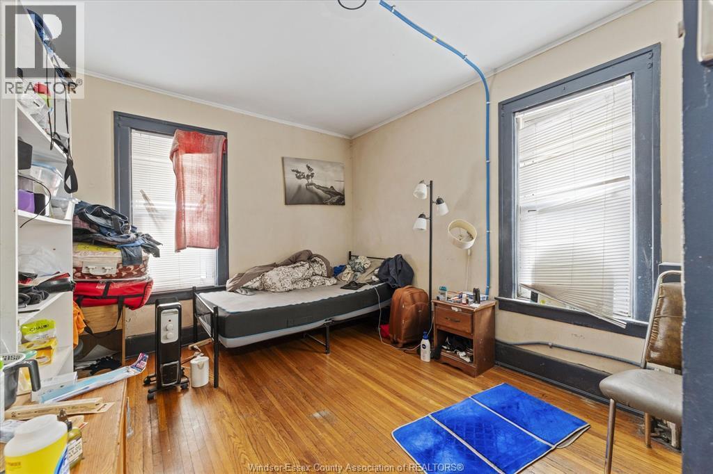 3060 Sandwich, Windsor, ON - Indoor