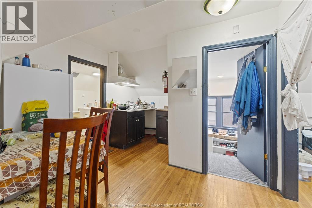 3060 Sandwich, Windsor, ON - Indoor