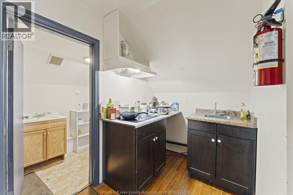 3060 Sandwich, Windsor, ON - Indoor Photo Showing Other Room