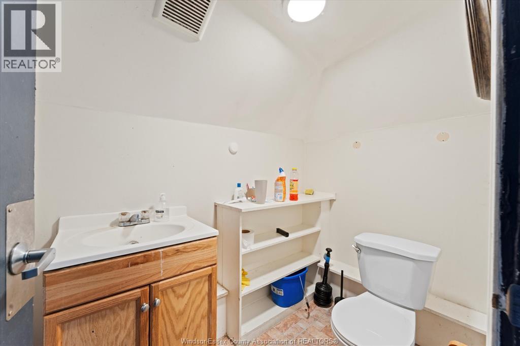 3060 Sandwich, Windsor, ON - Indoor Photo Showing Bathroom