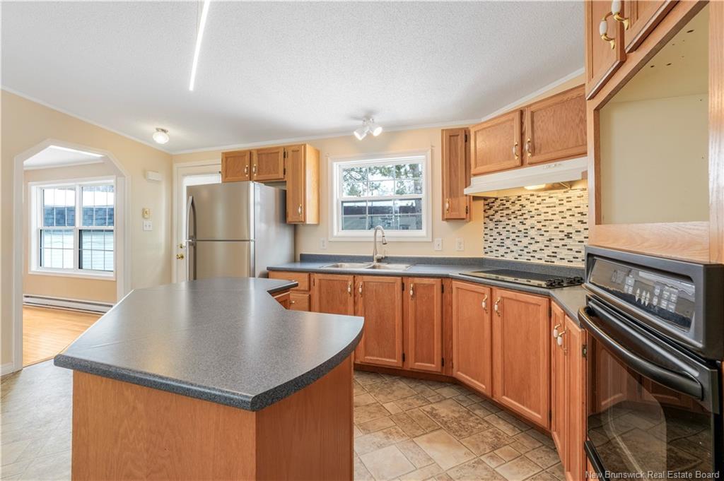 107 Hedgeview Dr, Fredericton, NB