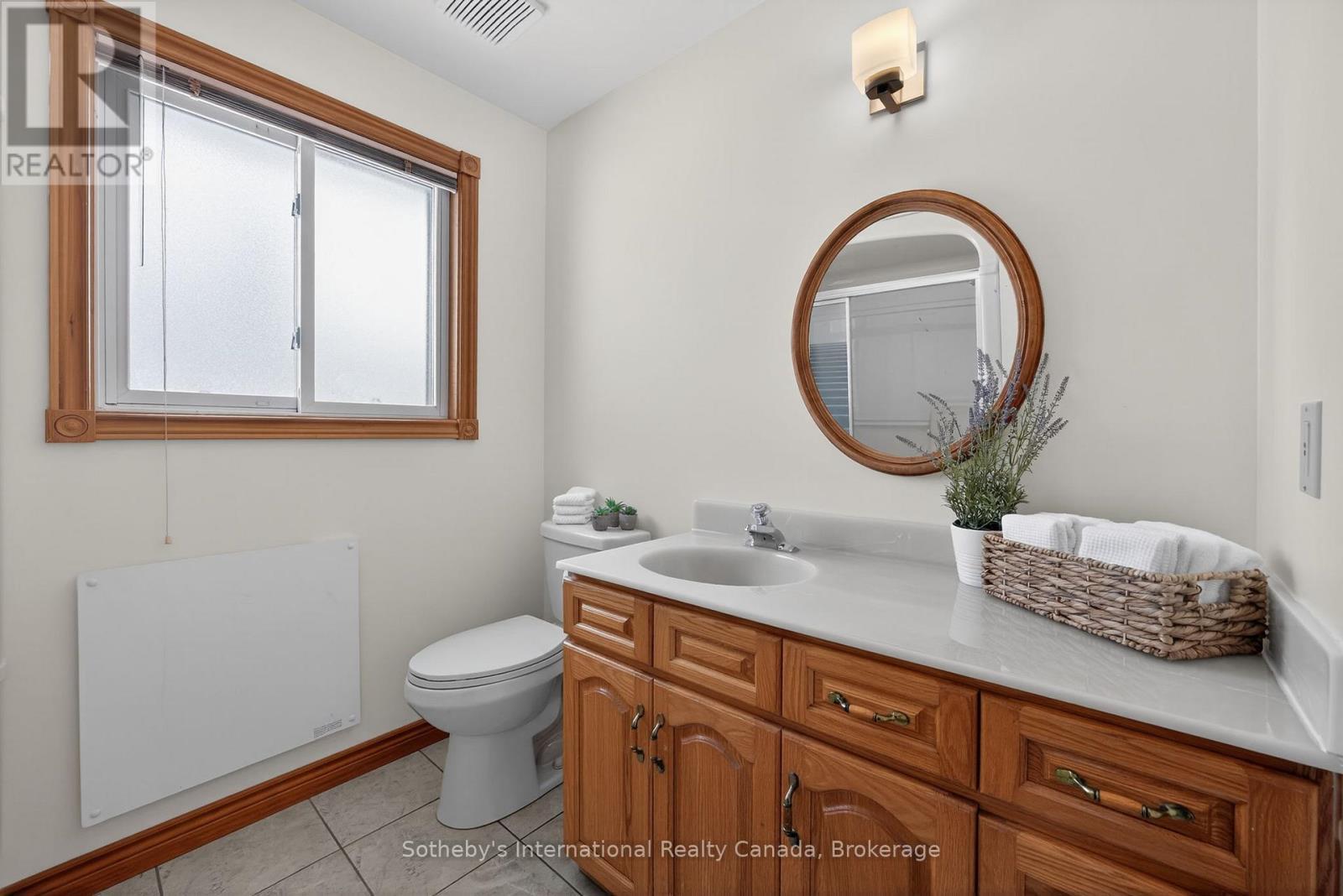 Main level 4 piece ensuite - 1420 Tiny Beaches Road N, Tiny, ON - Indoor Photo Showing Bathroom