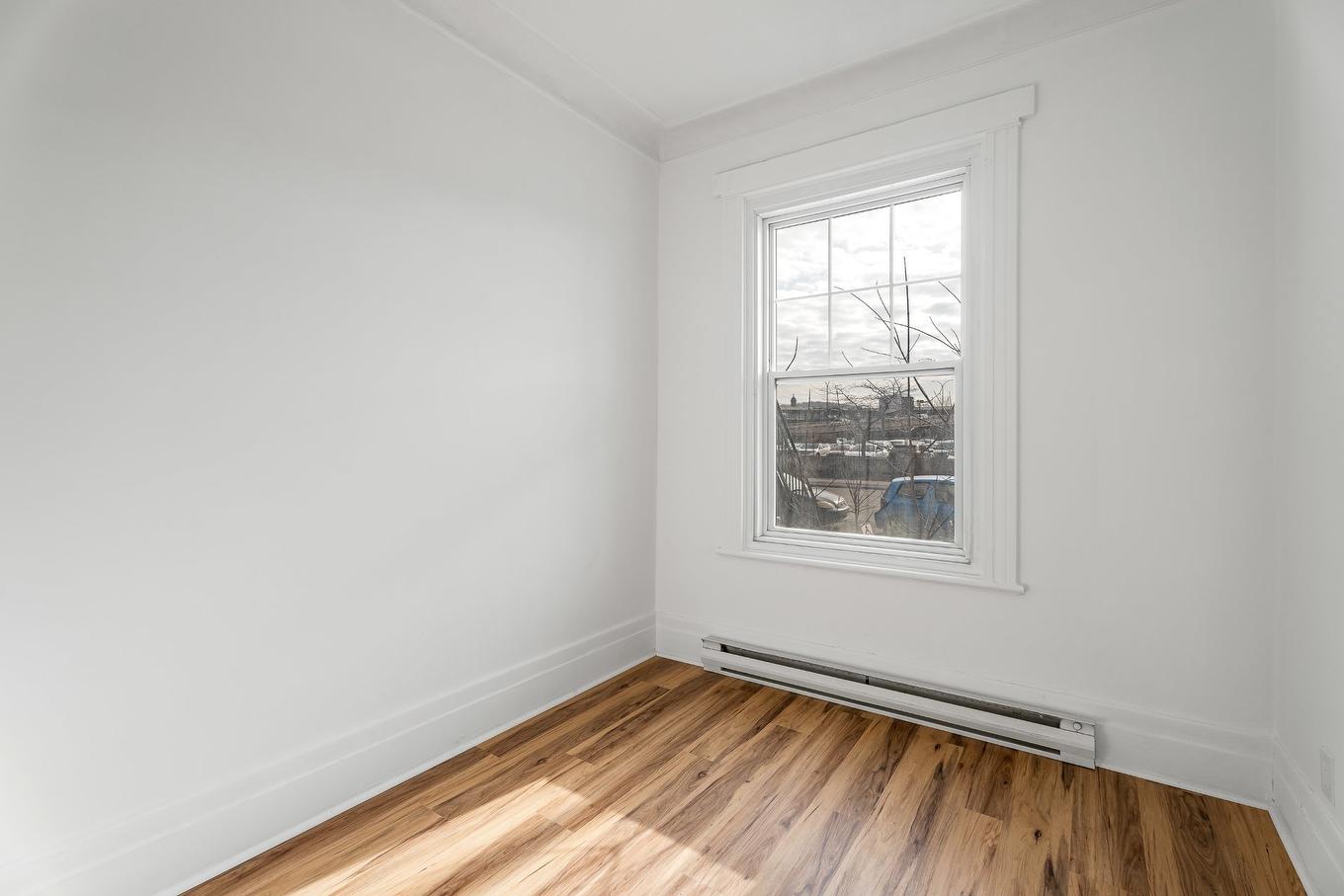 Bedroom - 5881 Rue St-Denis, Montréal (Rosemont/La Petite-Patrie), QC - Indoor Photo Showing Other Room