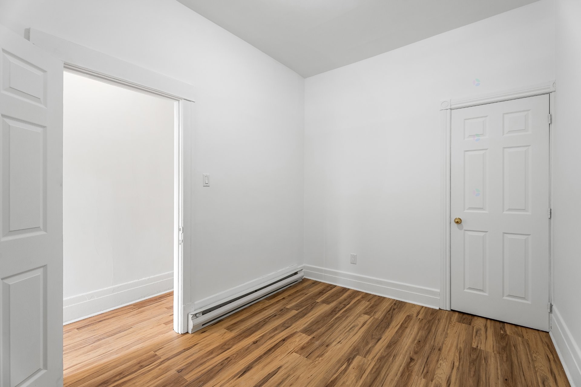 Chambre à coucher - 5881 Rue St-Denis, Montréal (Rosemont/La Petite-Patrie), QC - Indoor Photo Showing Other Room