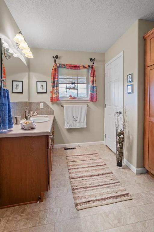 2372 20Th Street, Lister, BC