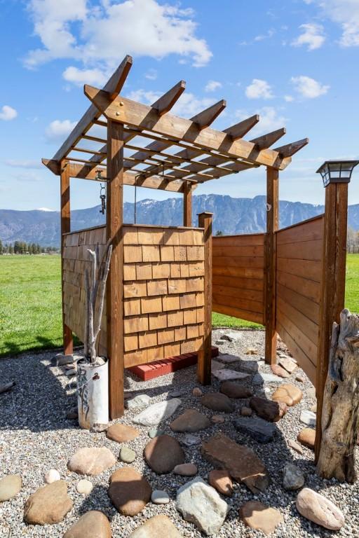 2372 20Th Street, Lister, BC