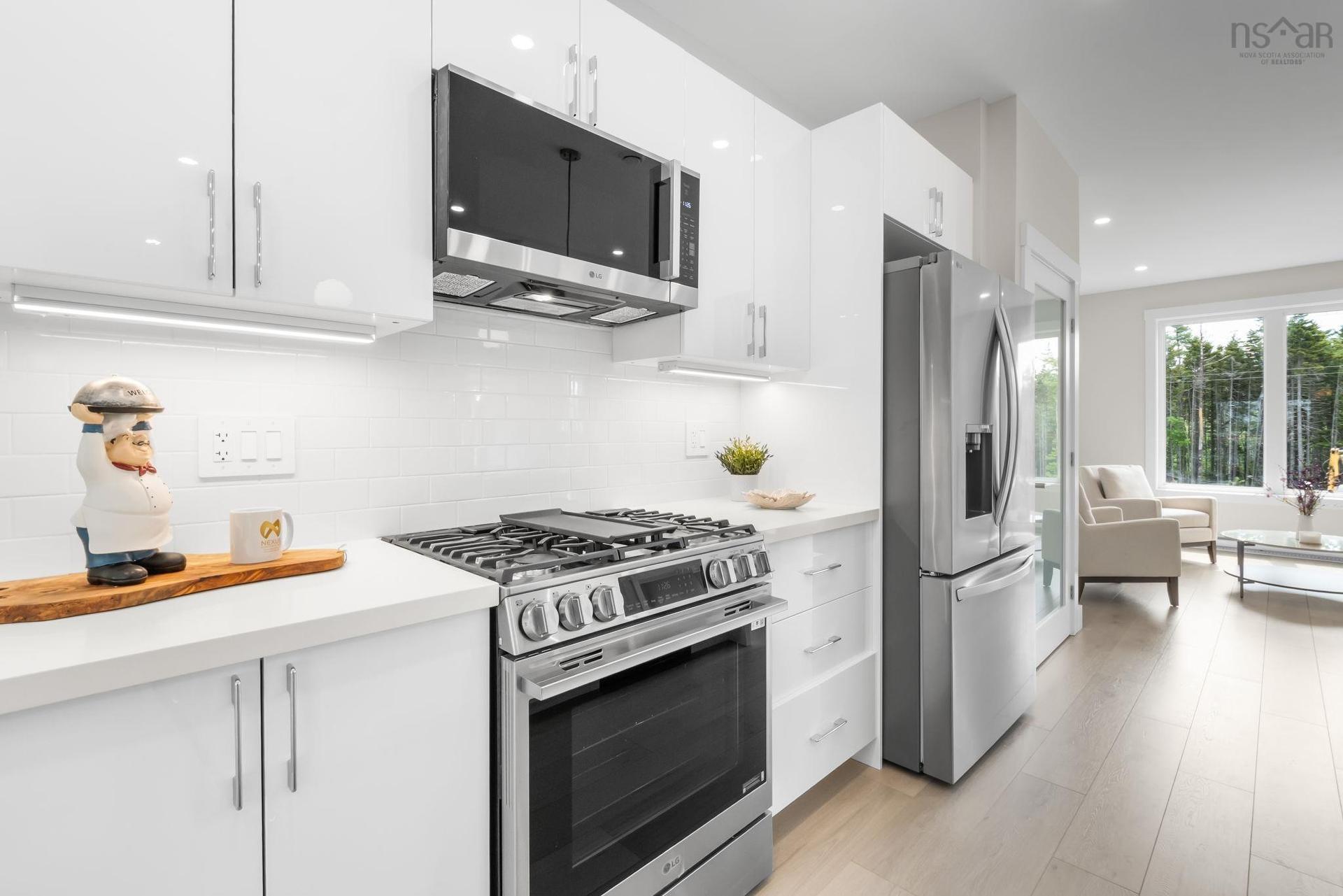 85 Simona Drive, Dartmouth, NS - Indoor Photo Showing Kitchen With Upgraded Kitchen