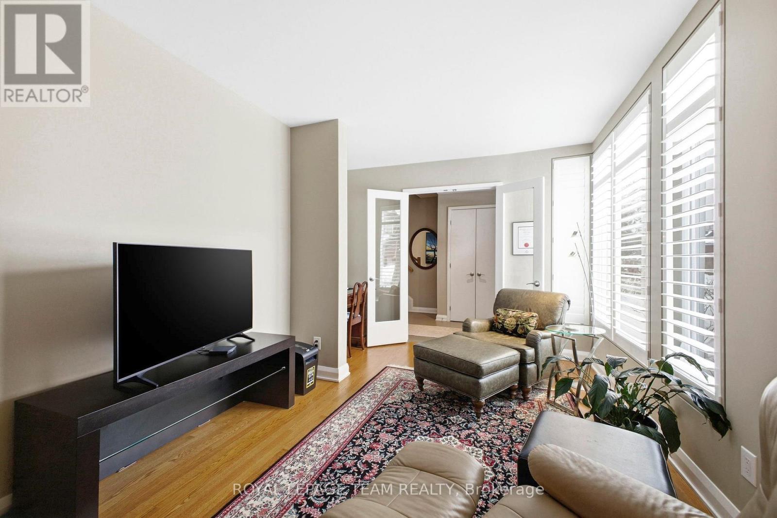 418 Mayfair Avenue, Ottawa, ON - Indoor