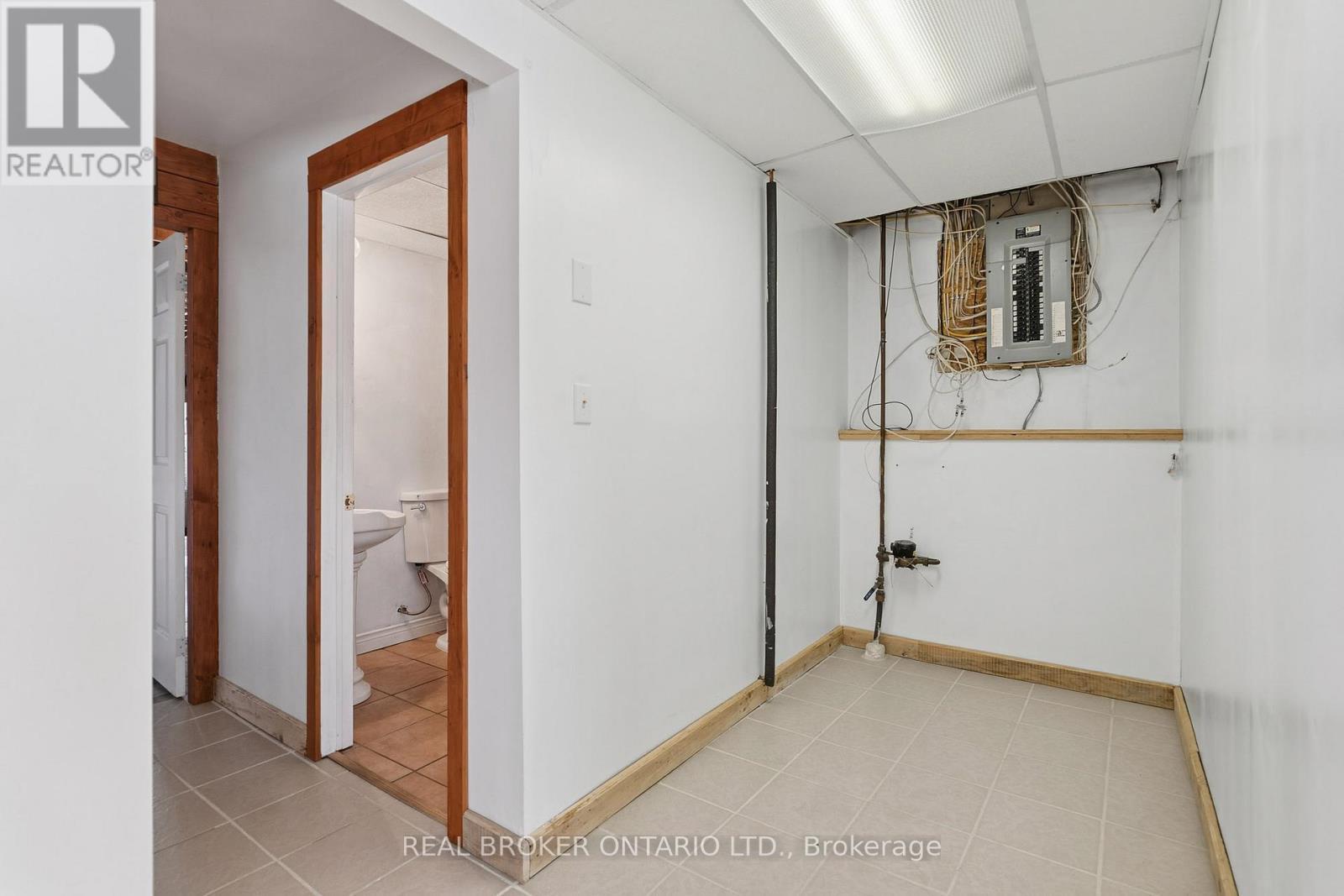 379 Southworth Street S, Welland (Lincoln/Crowland), ON - Indoor Photo Showing Other Room