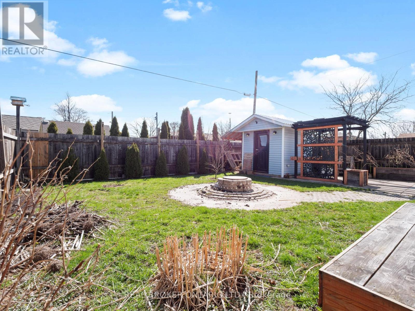 379 Southworth Street S, Welland (Lincoln/Crowland), ON - Outdoor
