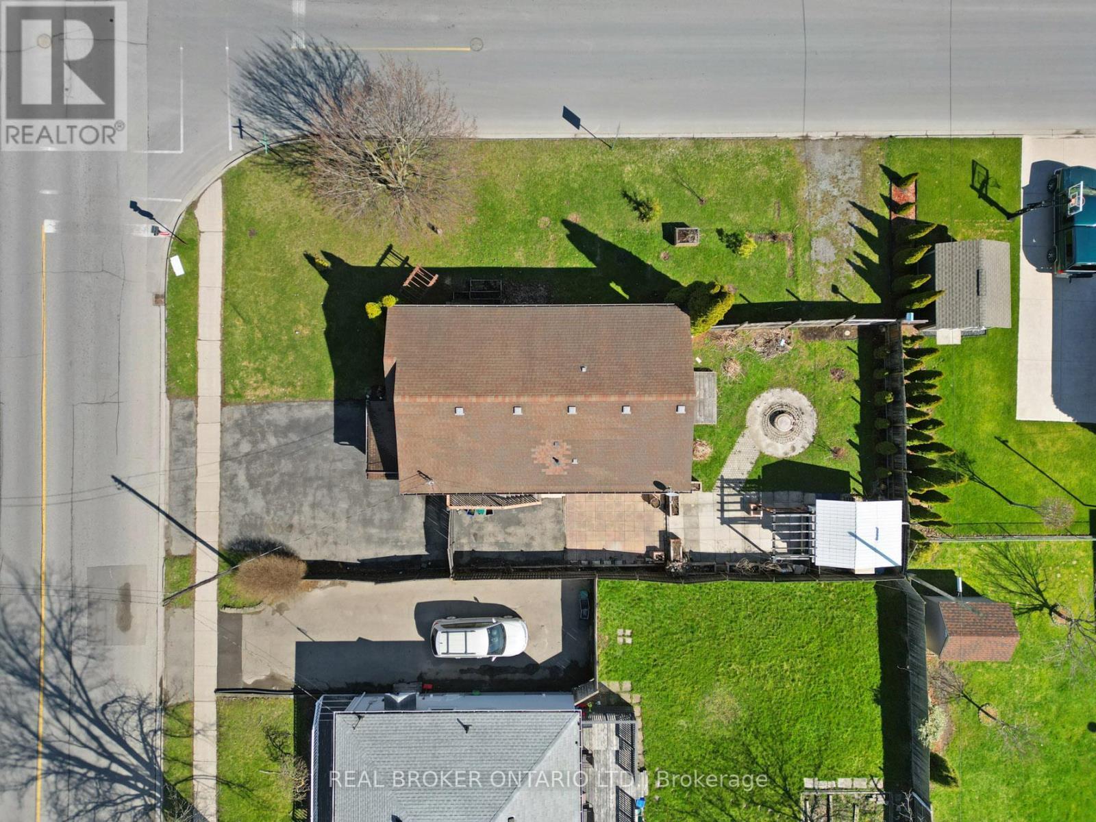 379 Southworth Street S, Welland (Lincoln/Crowland), ON - With View