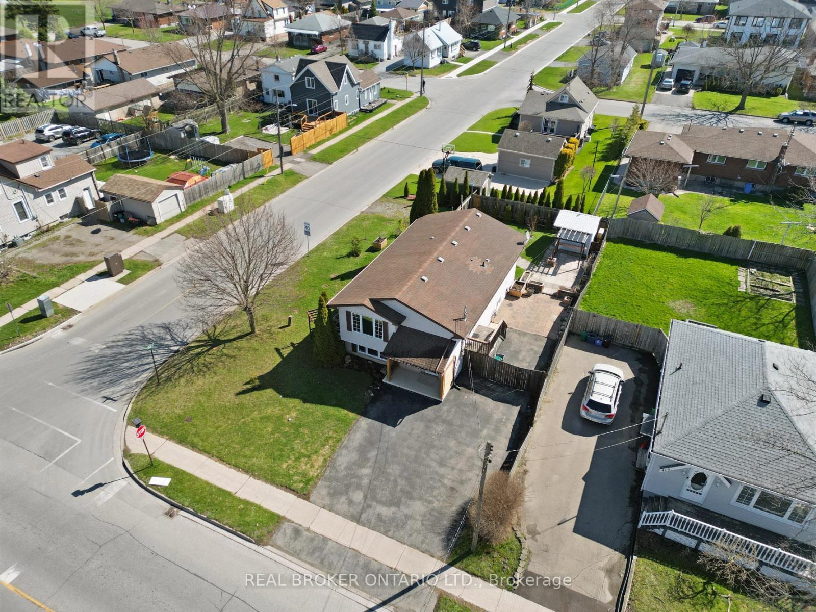 379 Southworth Street S, Welland (Lincoln/Crowland), ON - Outdoor With View