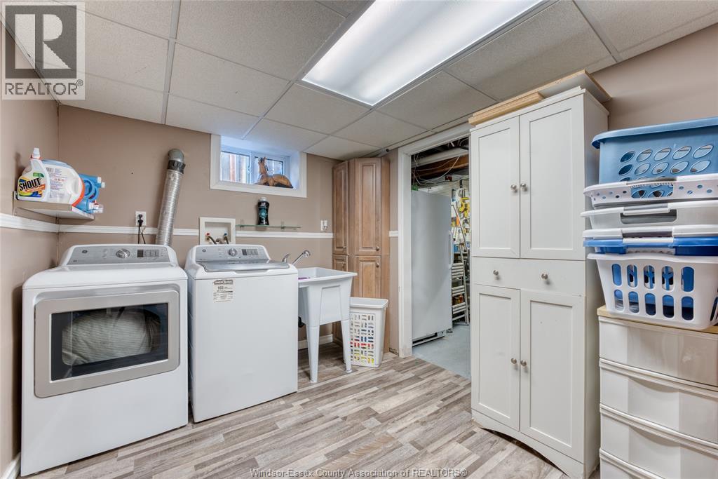 111 Danforth, Leamington, ON - Indoor Photo Showing Laundry Room