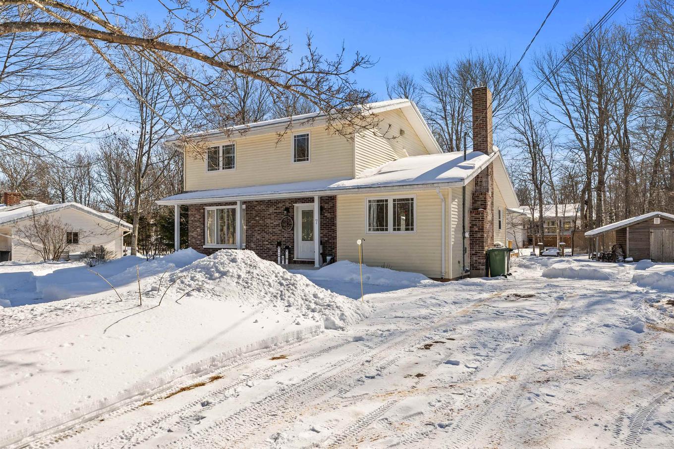 7 Woodlands Boulevard, Cornwall, PE