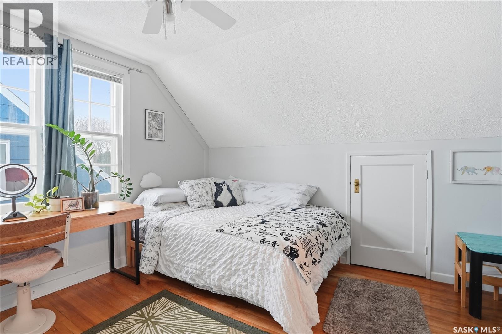 215 Ash Street E, Saskatoon, SK - Indoor Photo Showing Bedroom