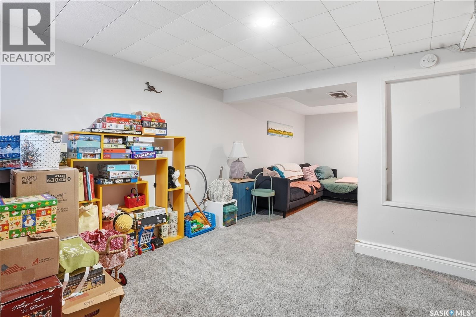 215 Ash Street E, Saskatoon, SK - Indoor Photo Showing Other Room