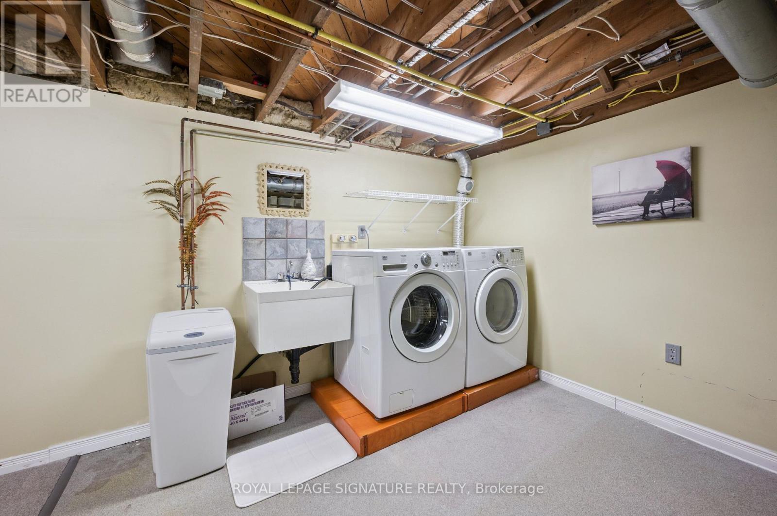 164 Jackson Avenue, Kitchener, ON - Indoor Photo Showing Laundry Room