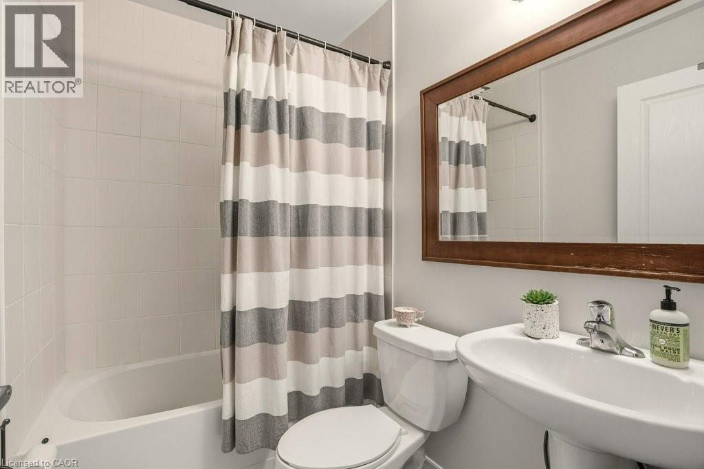 4174 Galileo Common, Burlington, ON - Indoor Photo Showing Bathroom